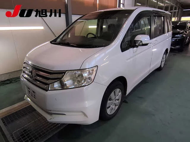 Honda Stepwgn 2014