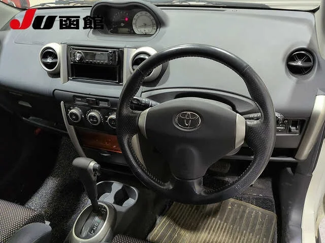 Toyota Ist  с аукциона в Японии