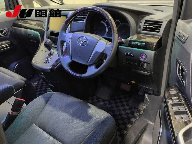 Toyota Vellfire  с аукциона в Японии