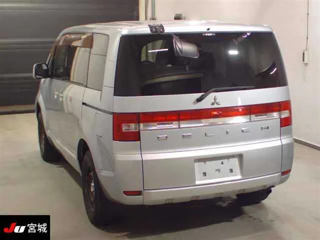 Mitsubishi Delica D:5  с аукциона в Японии