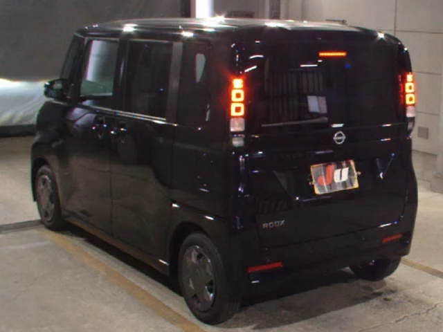 Nissan Roox  с аукциона в Японии