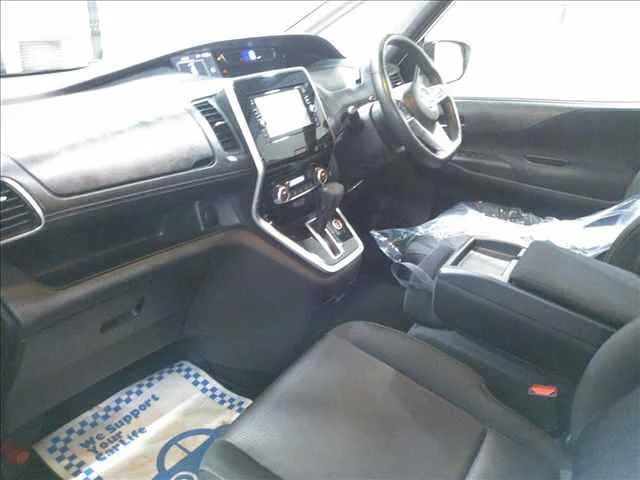 Nissan Serena  с аукциона в Японии