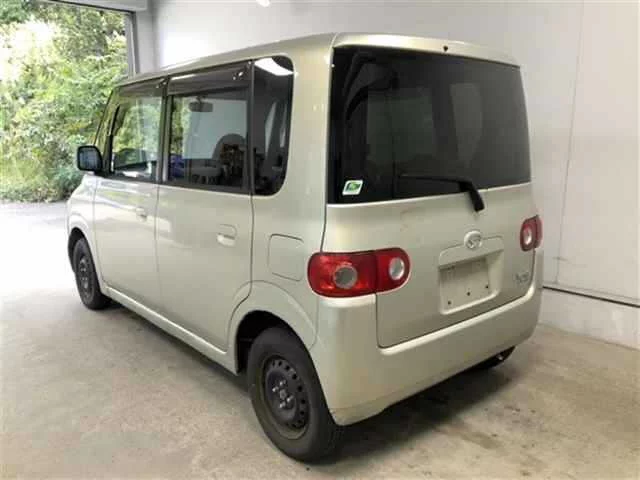 Daihatsu Tanto 2005