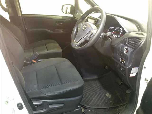 Toyota Noah  с аукциона в Японии