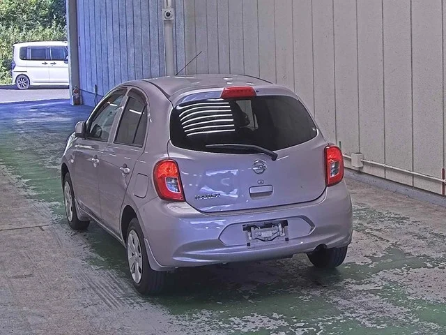Nissan March  с аукциона в Японии
