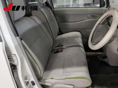 Toyota Pixis Space