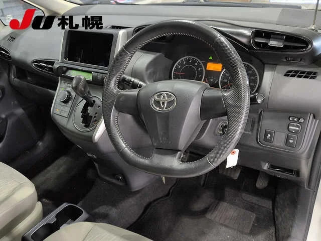 Toyota Wish  с аукциона в Японии