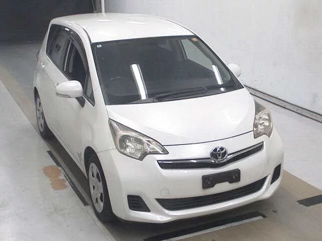 Toyota Ractis 2012