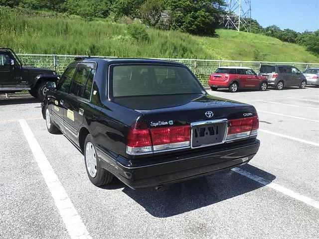 Toyota Crown 2017