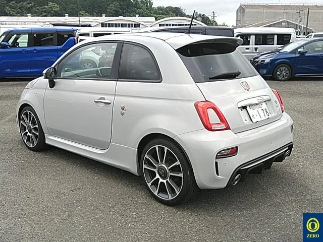 Abarth 695  с аукциона в Японии