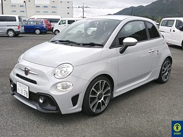 Abarth 695  с аукциона в Японии