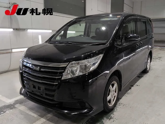 Toyota Noah 2015
