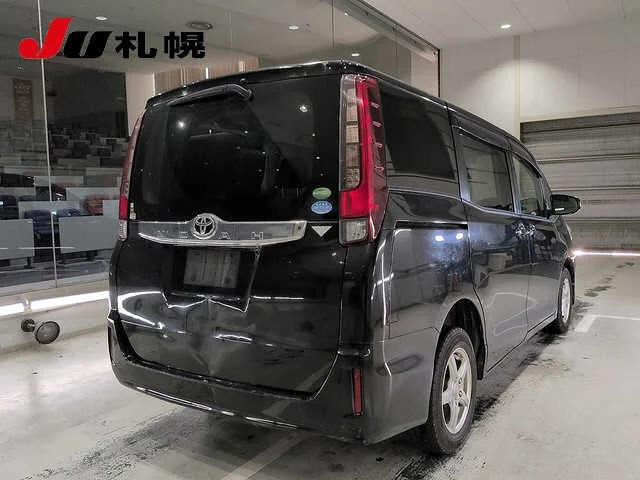 Toyota Noah  с аукциона в Японии