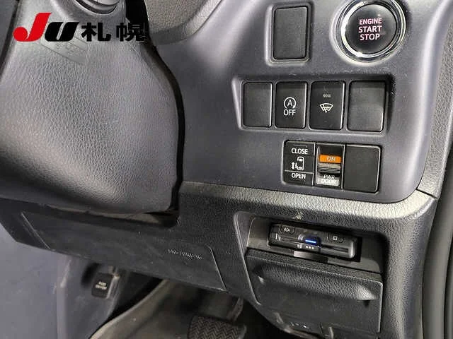 Toyota Noah  с аукциона в Японии