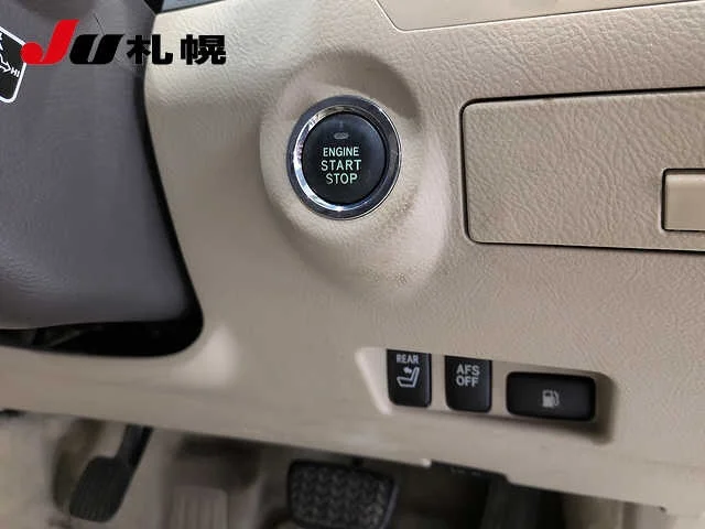 Toyota CROWN MAJESTA  с аукциона в Японии