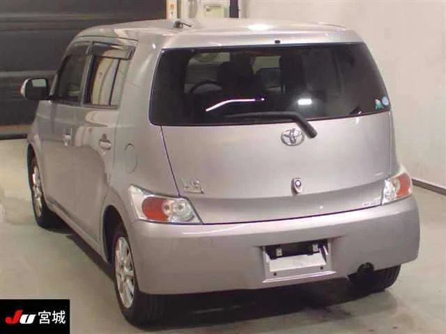 Toyota bB  с аукциона в Японии