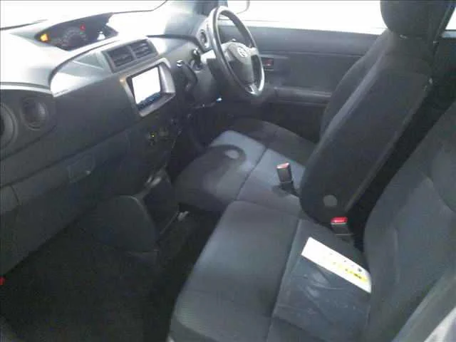 Toyota bB  с аукциона в Японии