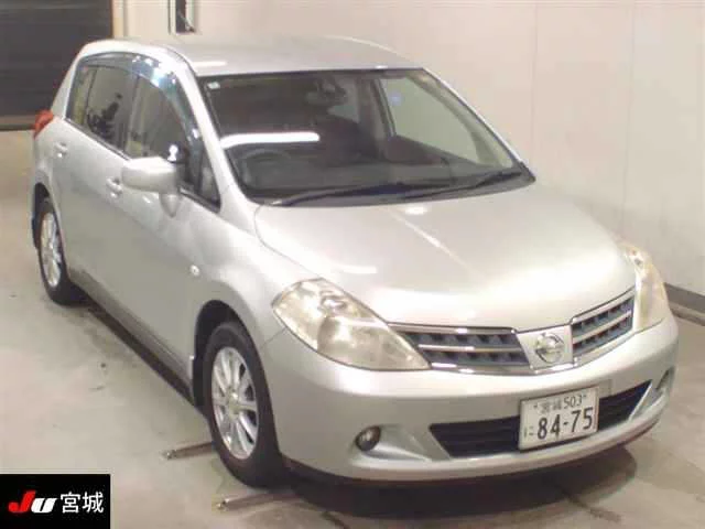 Nissan Tiida 2012