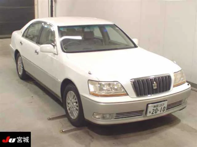 Toyota CROWN MAJESTA 2001
