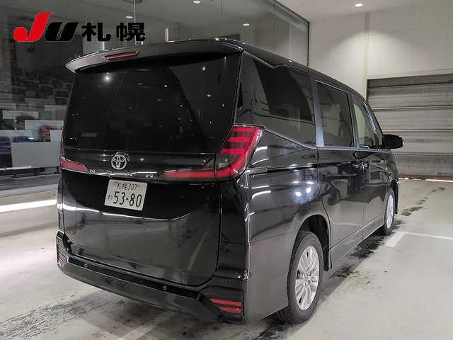 Toyota Noah  с аукциона в Японии
