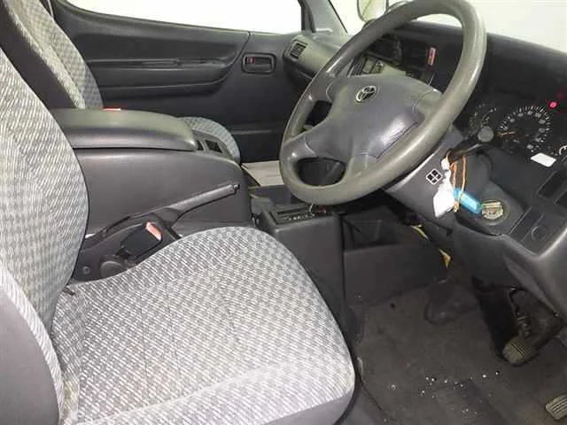Toyota HiAce  с аукциона в Японии