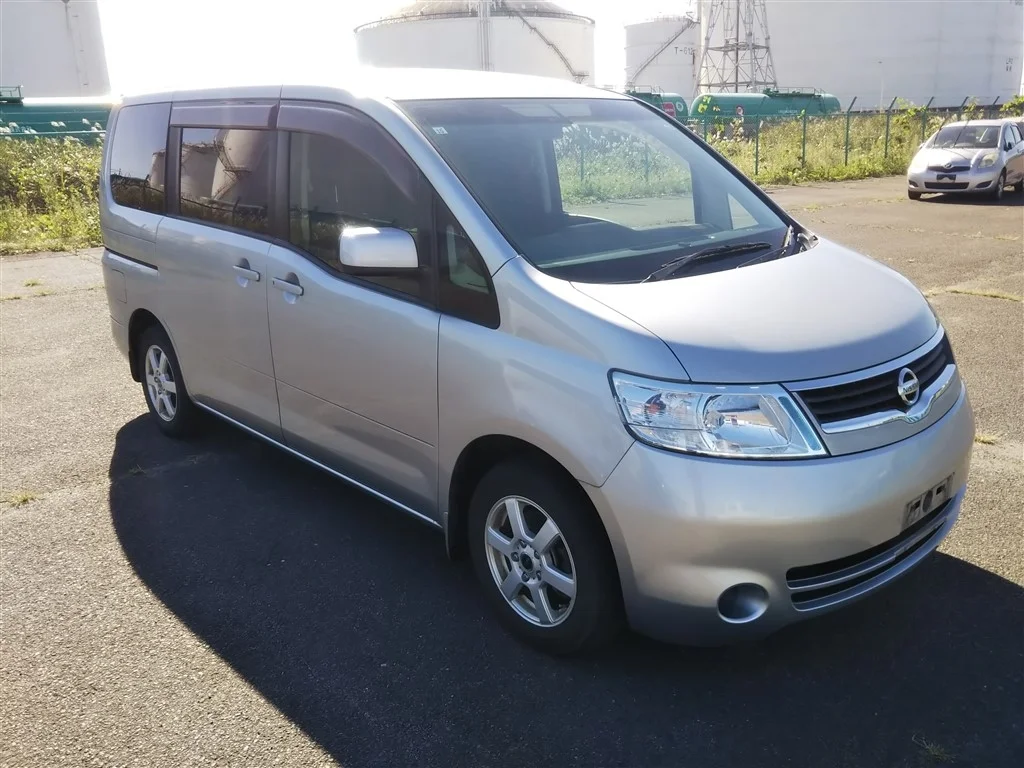 Nissan Serena 2005