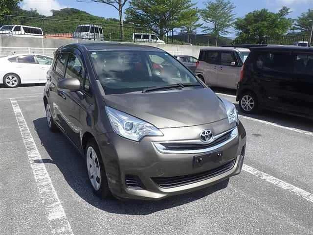 Toyota Ractis 2015