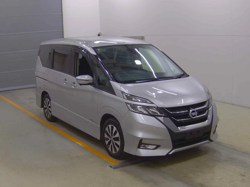Nissan Serena  с аукциона в Японии