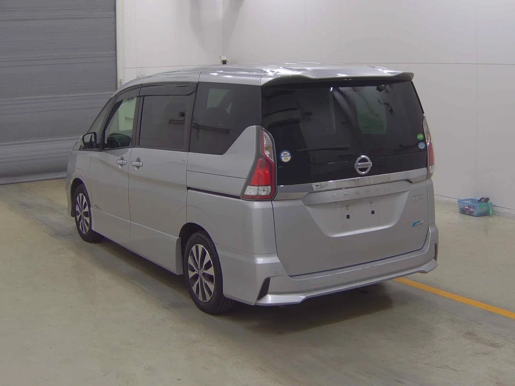 Nissan Serena  с аукциона в Японии