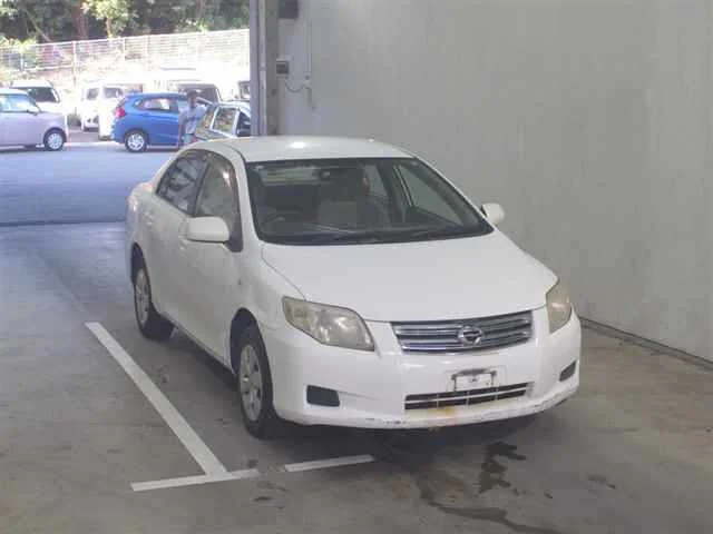 Toyota Corolla Axio  с аукциона в Японии