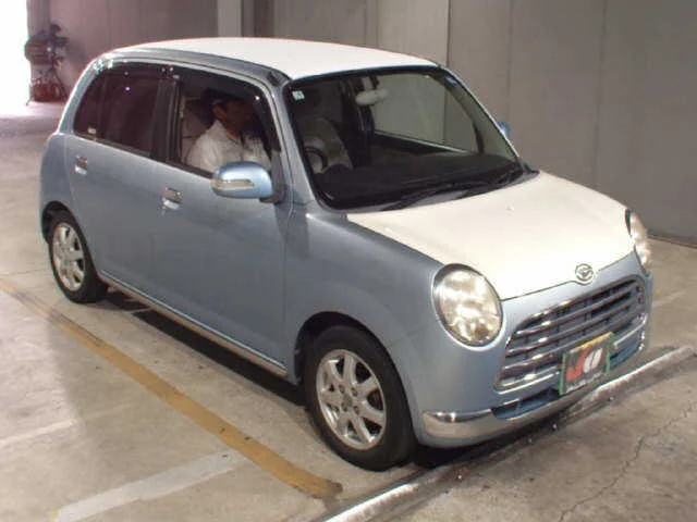 Daihatsu Mira 2005