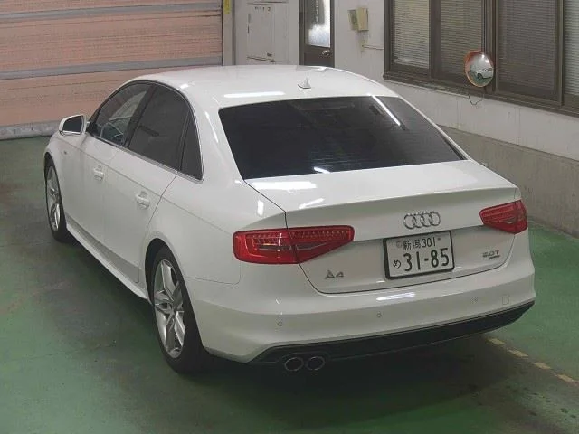Audi A4  с аукциона в Японии