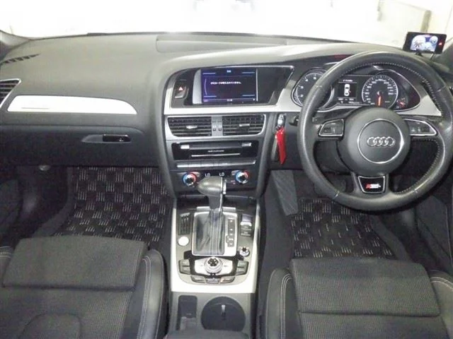 Audi A4  с аукциона в Японии