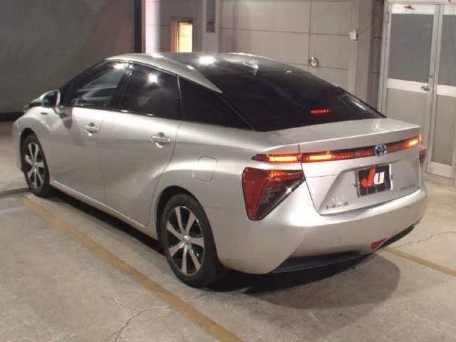 Toyota Mirai  с аукциона в Японии