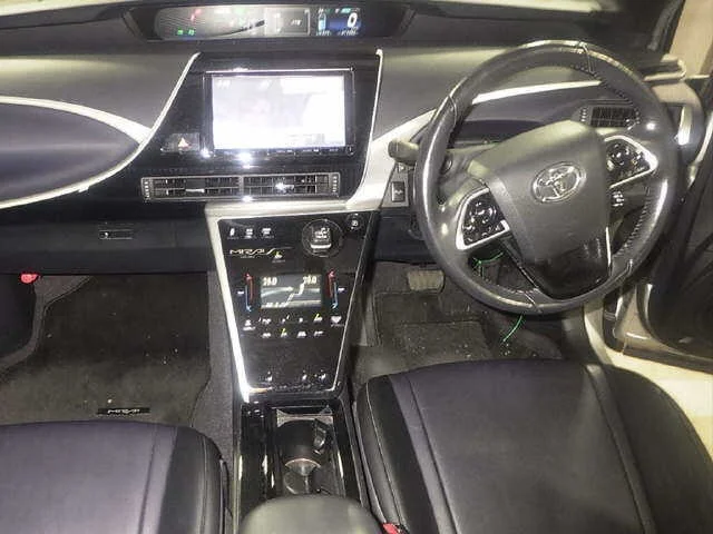 Toyota Mirai  с аукциона в Японии