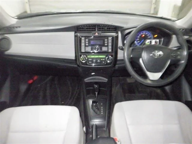 Toyota Corolla Axio  с аукциона в Японии