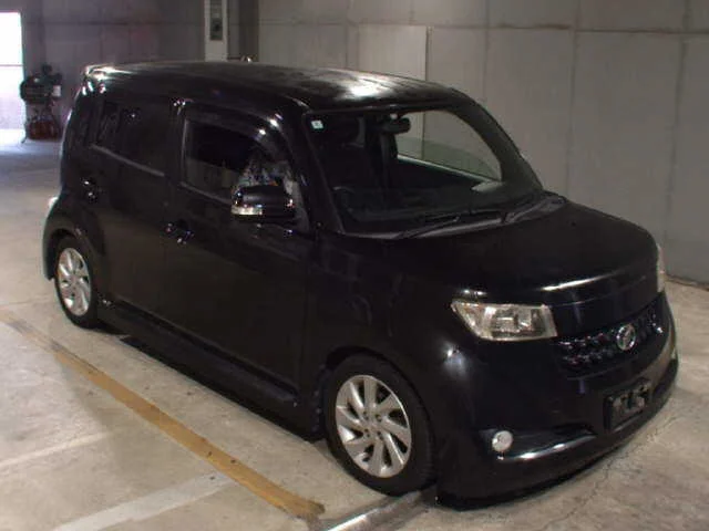 Toyota bB 2010