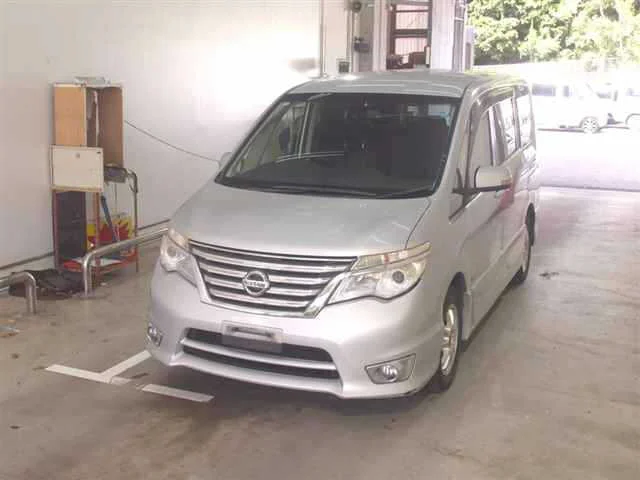Nissan Serena  с аукциона в Японии