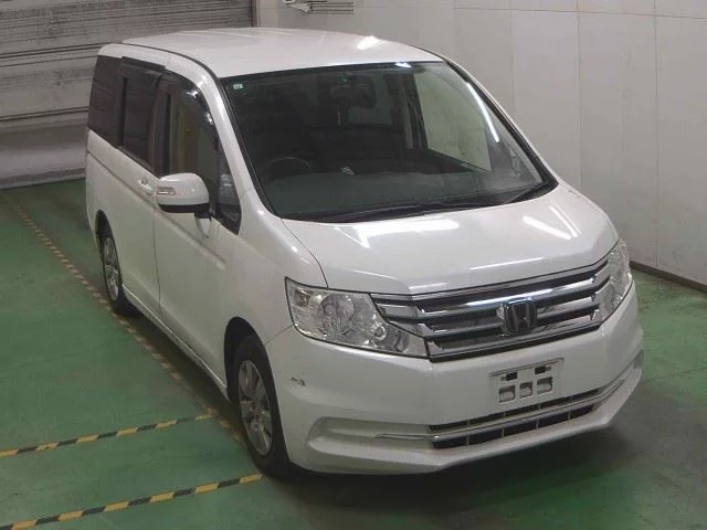 Honda Stepwgn 2013