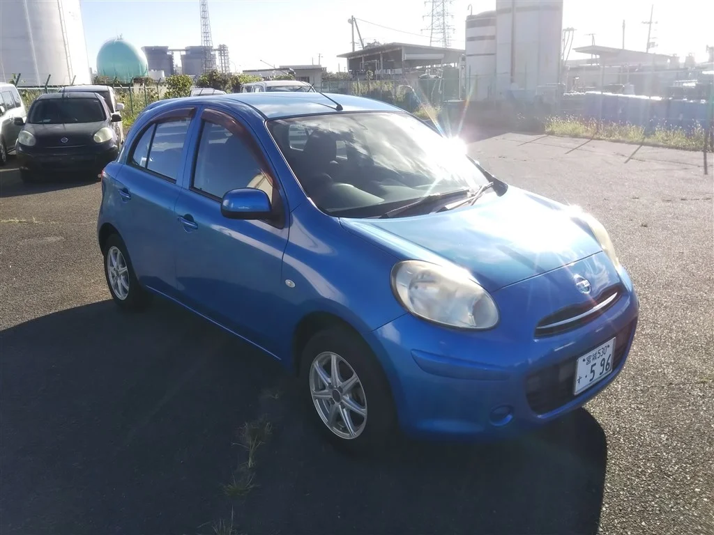 Nissan March 2012