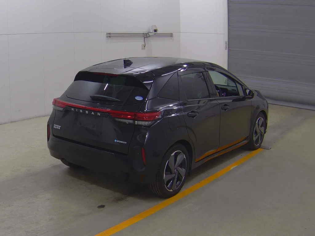 Nissan Aura  с аукциона в Японии