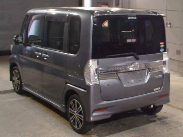 Daihatsu Tanto 2014
