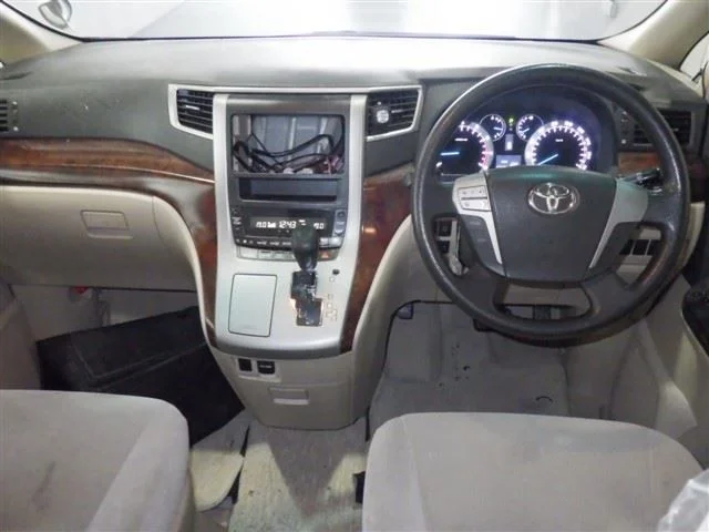 Toyota Vellfire  с аукциона в Японии