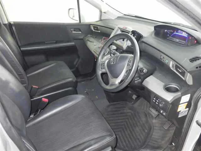 Honda Freed  с аукциона в Японии