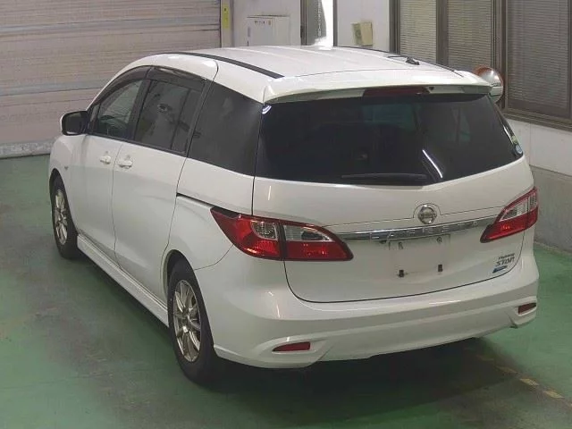 Nissan Lafesta  с аукциона в Японии