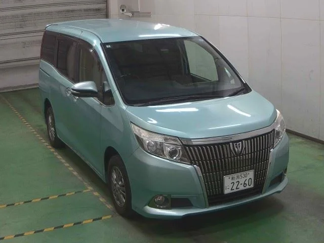 Toyota Esquire 2016