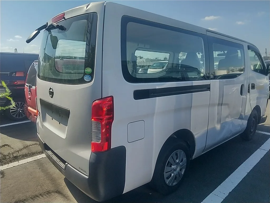 Nissan NV350 Caravan  с аукциона в Японии