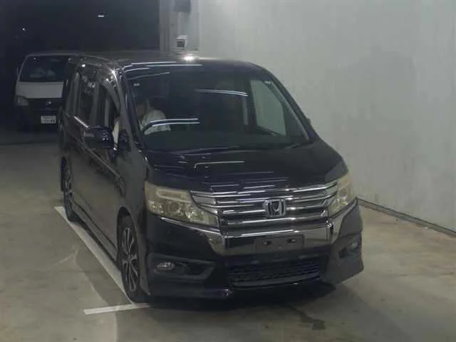 Honda Stepwgn 2014