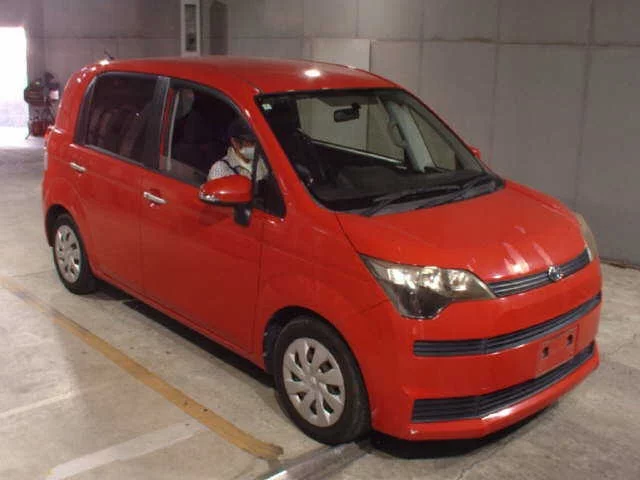 Toyota Spade 2012