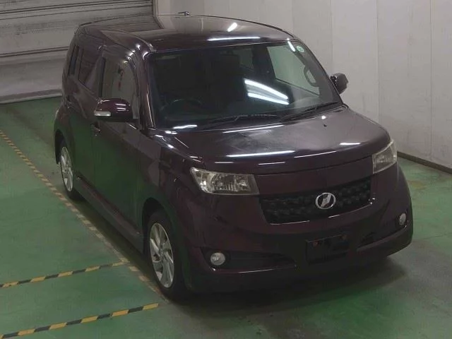 Toyota bB 2011
